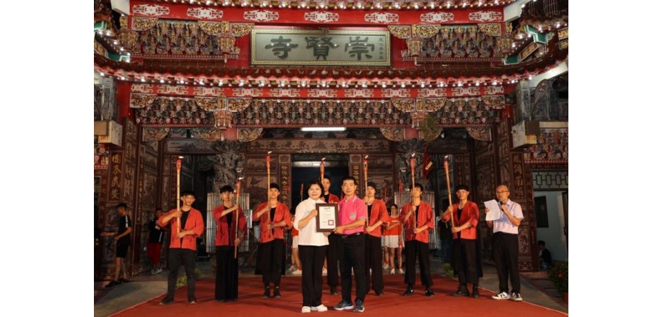 雲林中秋夜「火把遊庄」！ 崙背詔安客庄迎暗境獲登錄 張麗善縣長親頒證書(圖)