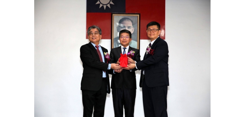 台電雲林區營業處新卸任處長交接 蔡緒良走馬上任(圖)